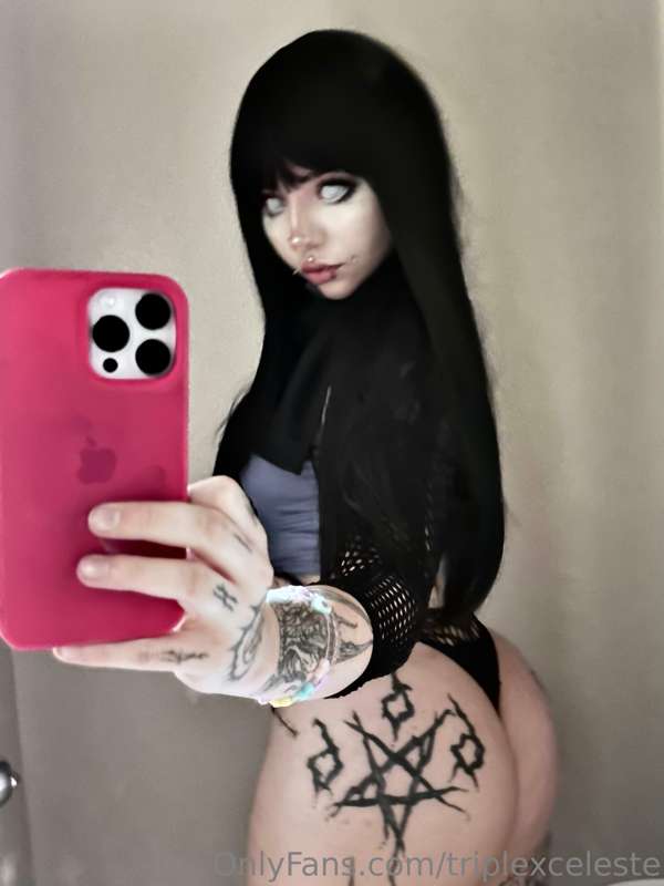 Would you let Hinata make you cum? ;)