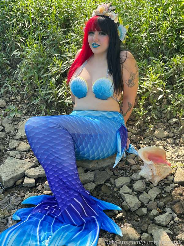 Just a mermaid looking for a sailor lover 🧜‍♀️💙 5