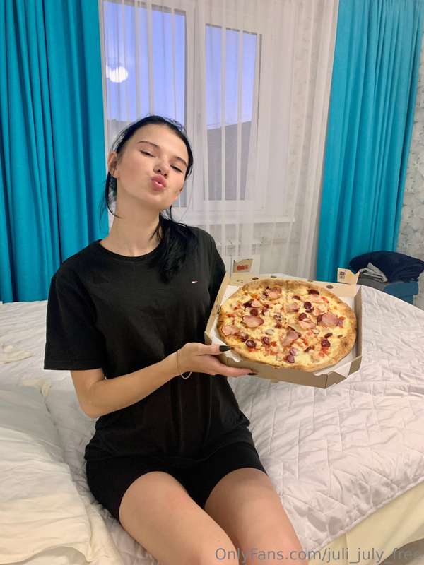 I forgot to show you pics from my Pizza night. It was soooo .. 2
