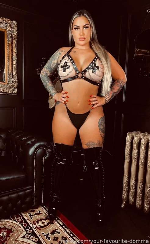 Your-Favourite-Domme - Fansly - 14 Dec, 2023