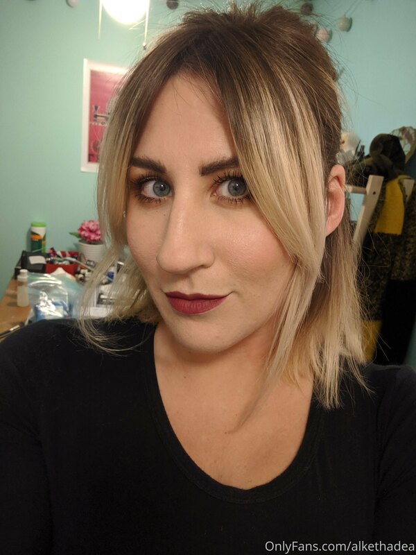 Who loves a good selfie?! ME! Here are some selfies througho.. 27