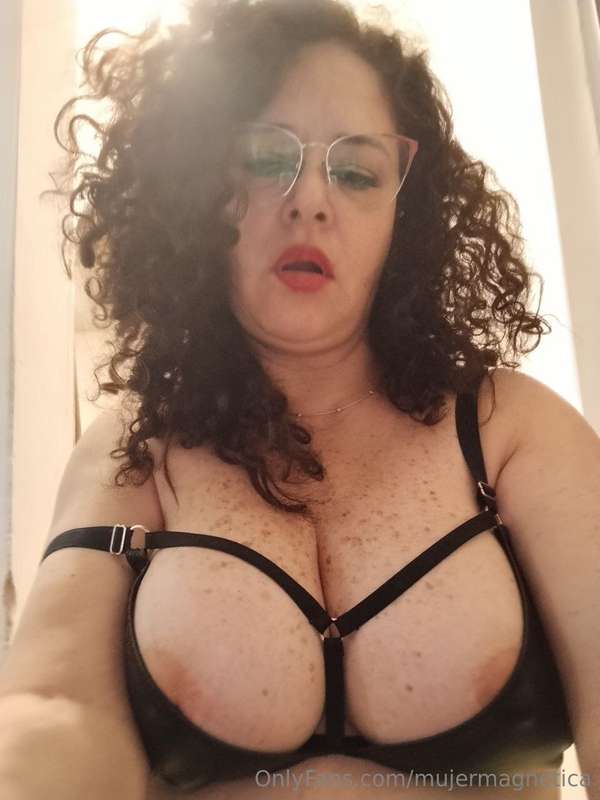 Can I suck ur cock daddy?