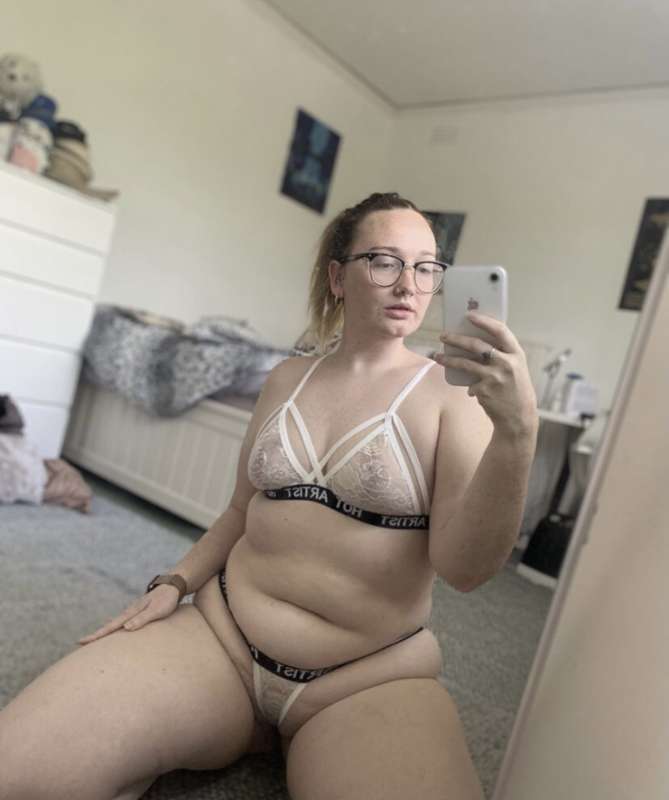 *🍑 omgg after a juicy ass & crushing thighs? * @evie_grey ha.. 2