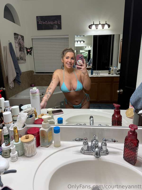 Do you like this bikini? 😘
