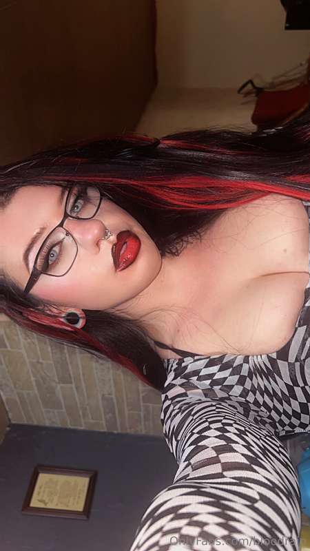 Just some cute selfies 🥰😘Making more content today! 😈 let’s ..