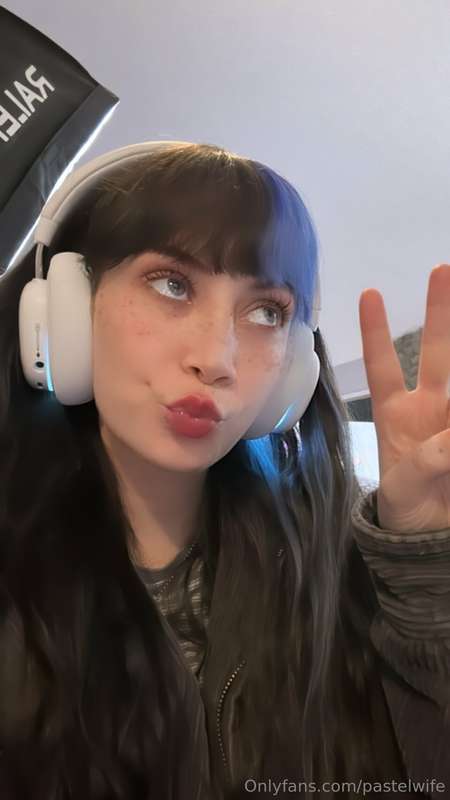 DM me your favorite song rn🤭
