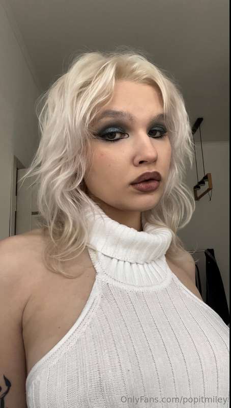 Lilaaa_Techno - Onlyfans - 27 Jul, 2024