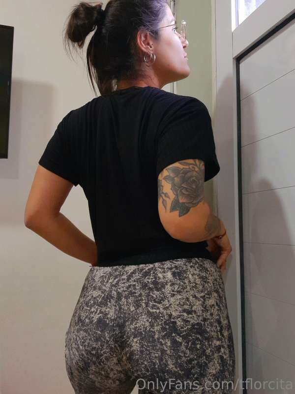 After the gym, I felt sexy ! 🏋🏻‍♀️🔥 I hope you are enjoying .. 2