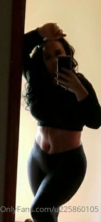 Goodnight to my sexy fans! To help me out.. whomever can get..