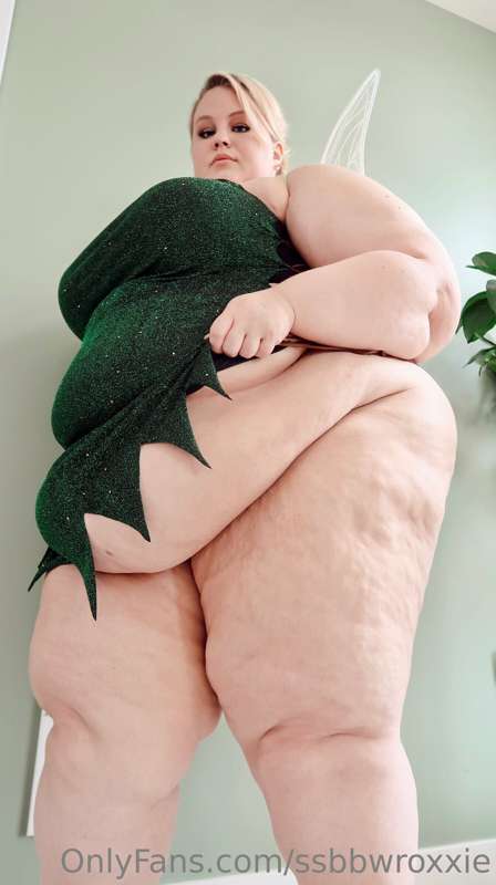 🧚‍♂️Tinker Bell really let herself go🍕🌭🍔🍰 31