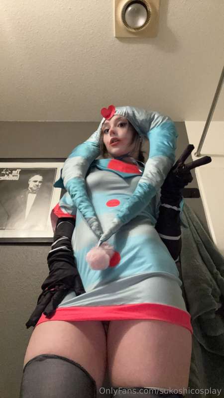 so I have many cosplays coming in and I’m stoked to do some .. 3