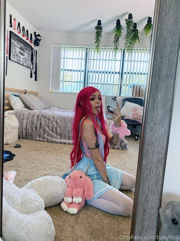 Some pics from this photo set 🍭🌩 pt. 1 5