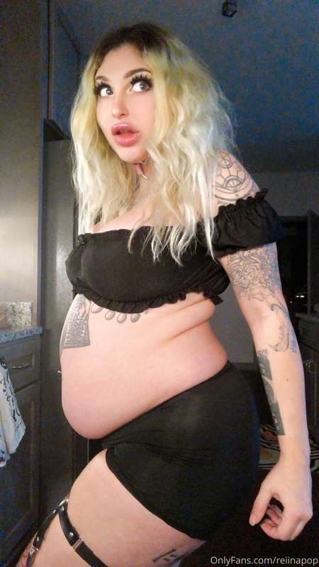 dark bimbo belly stuffing photoset - before/after!!! Can you.. 8