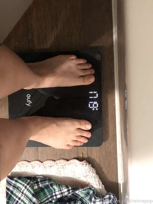 Before/after stuffing on my livestream!! I ate 6 pounds of f.. 10