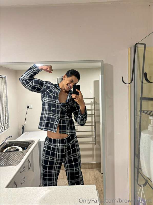 Y’all like my cute PJ set 🙈