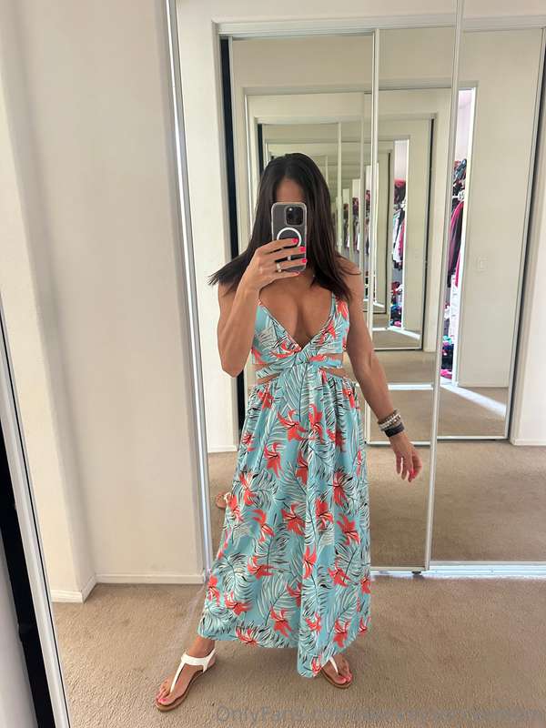 Leaving for Hawaii soon. What do we think about my outfit ch.. 1