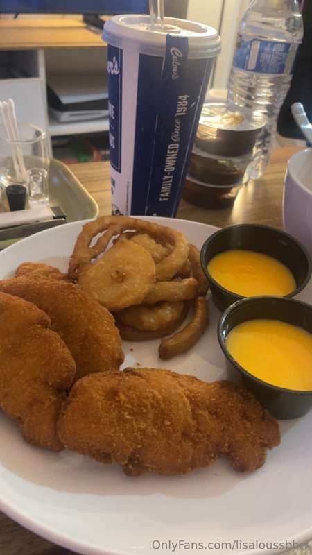 The munchies really hit tonight so I let myself be a greedy .. 3