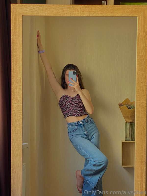 The mirror told me I was hot… and I believed it 🔥😈