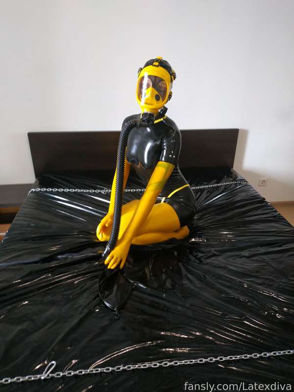 Latexdiva - Fansly - 29 Aug, 2022