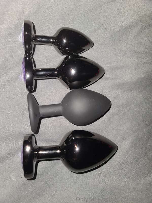 Wanna see me take these buttplugs