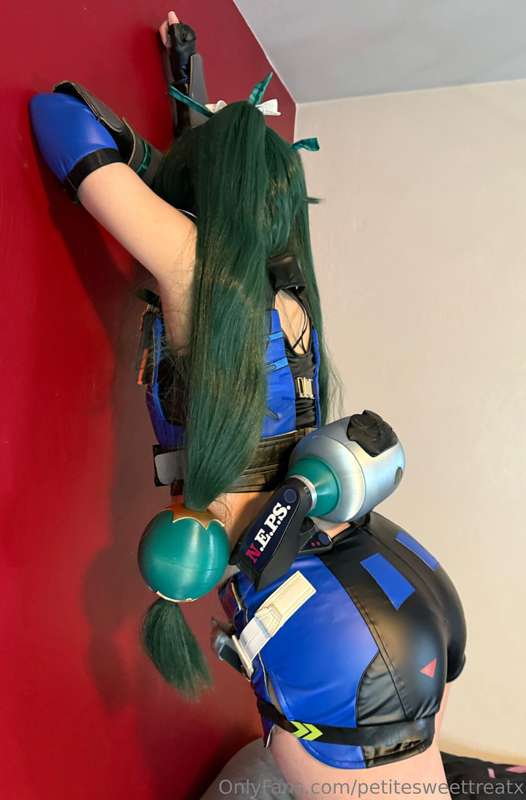 Qingyi from ZZZ may need some recharging this weekend, which.. 18