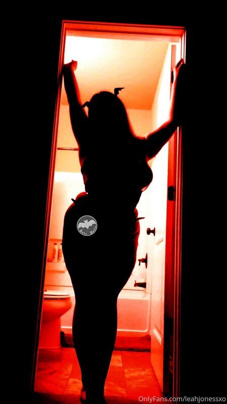 Next 10 subscribers get 50% off her VIP onlyfans, hurry befo..