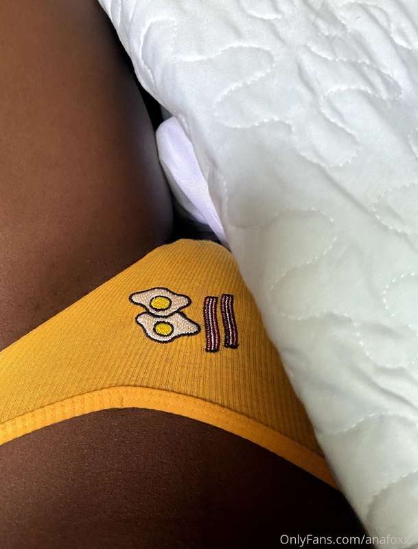 Treat me to breakfast? 👅$5 coffee ☕️$10 coffee + bagel ☕️ 🥯$..