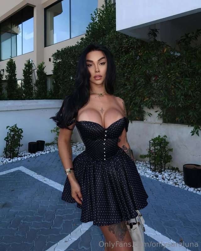 Careful not to melt while you're looking at me...😏💋