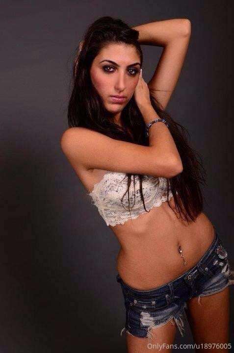 Like if you want to see more modeling pics 😘