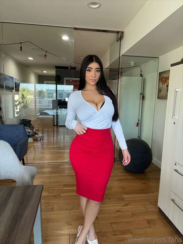 this skirt hugs tight... think you could handle what's under..