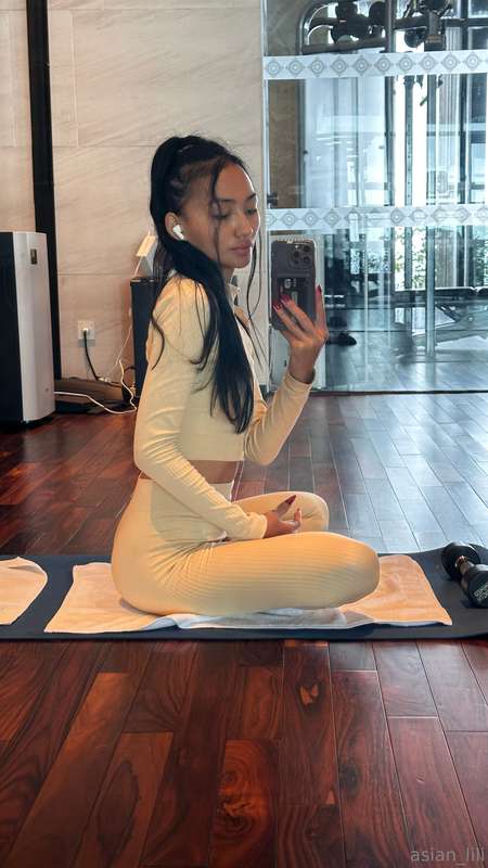 🔗Strong Body, Confident MeSome girls lift weights. I lift my.. 2