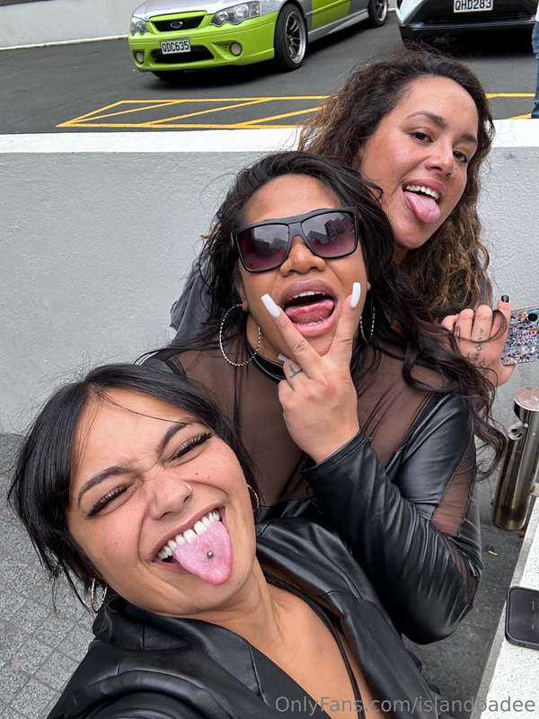 Hey, you should nominate me for the NZ X Awards 😜🙌🏽https://n.. 3