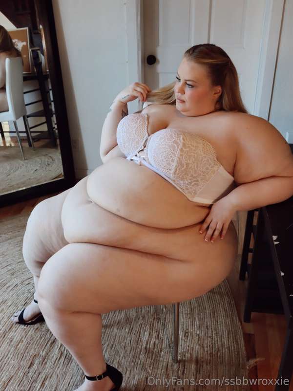 Staying late at work is no fun, but your sexy fat secretary .. 3