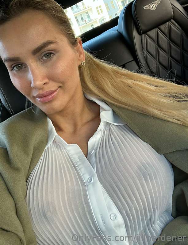 Do you want me to take the blouse off? 😋