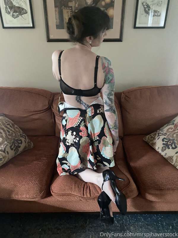 Love this cute dress... but I love to take it off too... 4