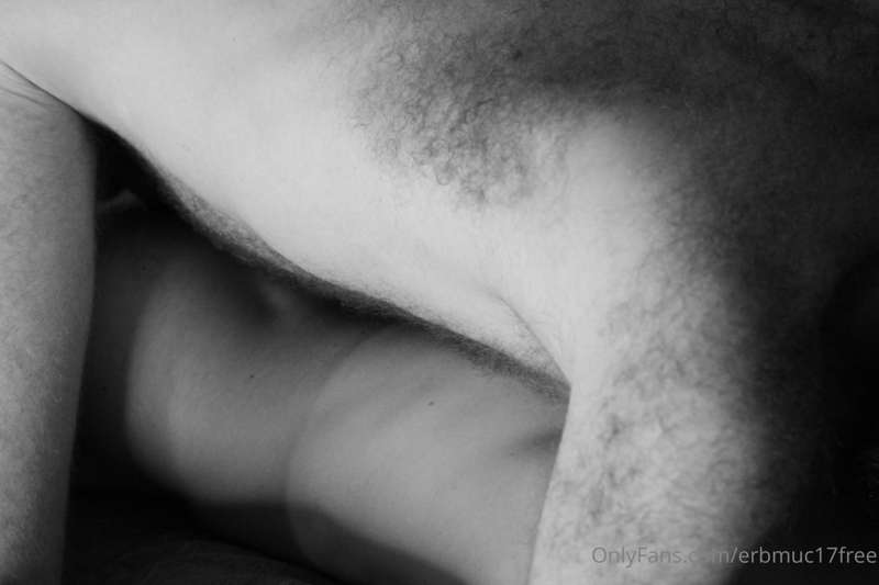 Black and white photoshoot by @andremmartins1 with @Naturist..