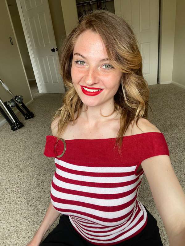 Bonjour! Please suckle from my titties! 3