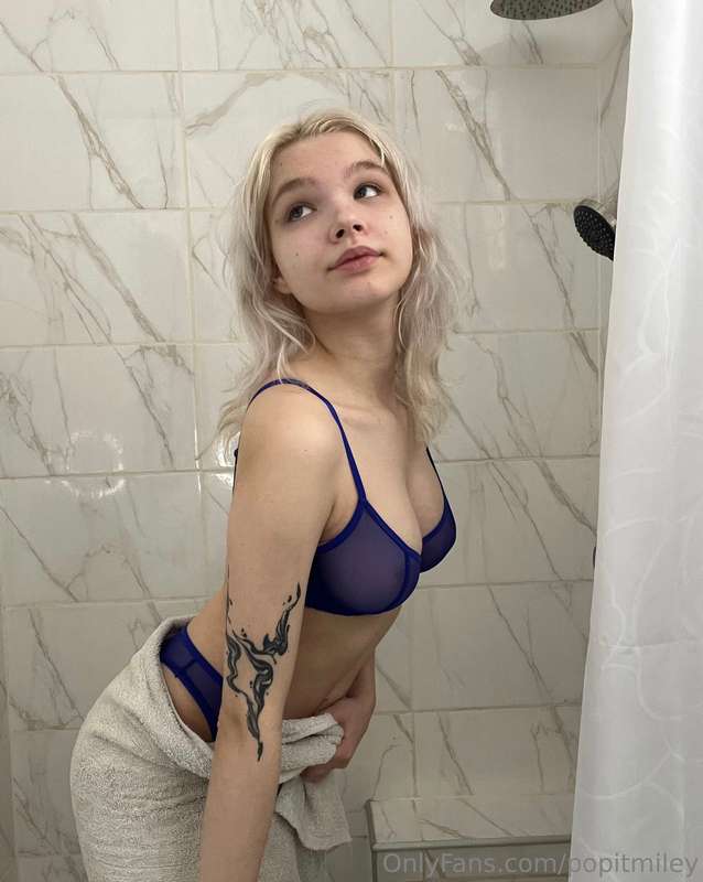 Lilaaa_Techno - Onlyfans - 27 Jul, 2024