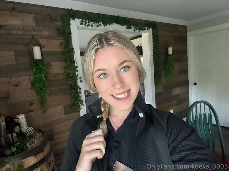 some selfies before work today 🤩😊
