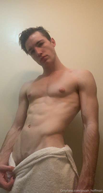Gonna drop the towel. 😏