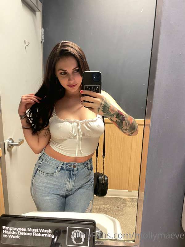At the bar last night 😏 1