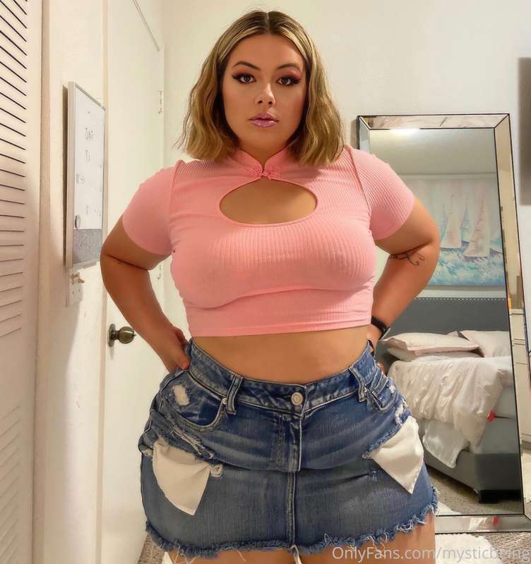 Making new content tonight 😘😘😘 send your requests in :)