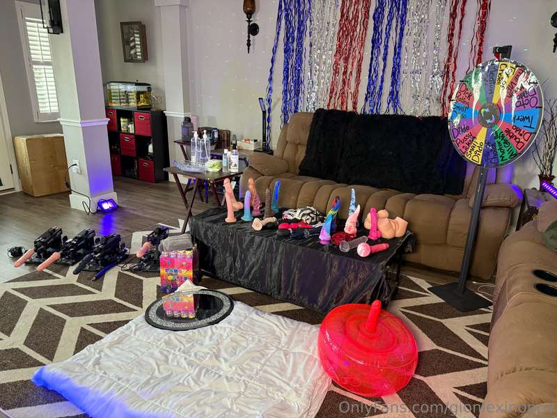 The setup for tonight’s LIVE SHOW  1
