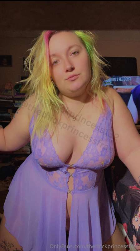 Cum watch me fuck a monster cock when you sub to my VIP 😈Fre..
