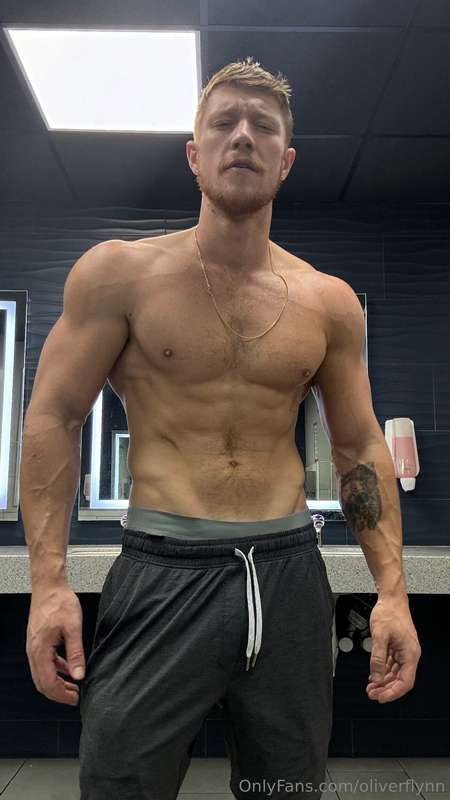 Putting in the work and seeing the results 💪🔥 Ready to flex ..