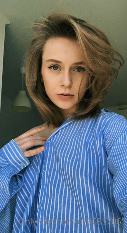 I love wearing a man's shirt in the morning,😈😈 it makes it s..