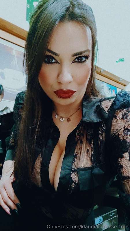 La notte è lunga: trascorriamola assieme su onlyfans.com/kla..