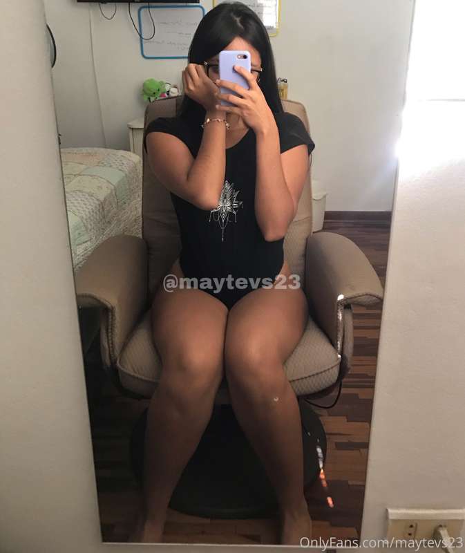 Hey bby! Do you want a custom video? Or a videocall? DM me!🥵..