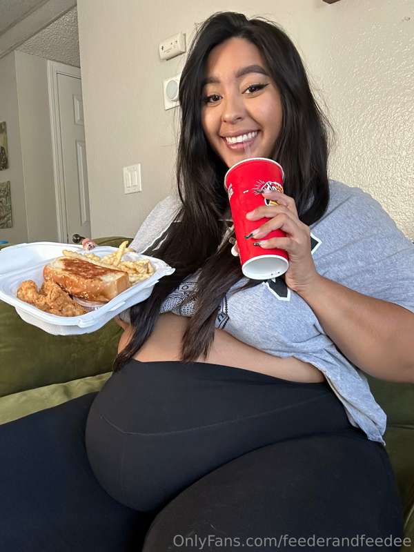 Before devouring 1000s of calories worth of Raising Canes vs..