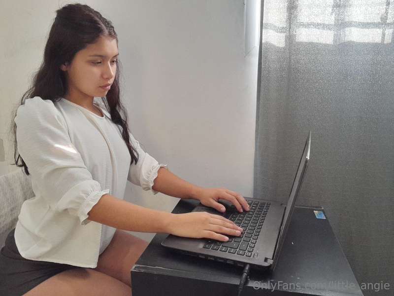 When I'm alone at work I also get horny, I know that the cam.. 1